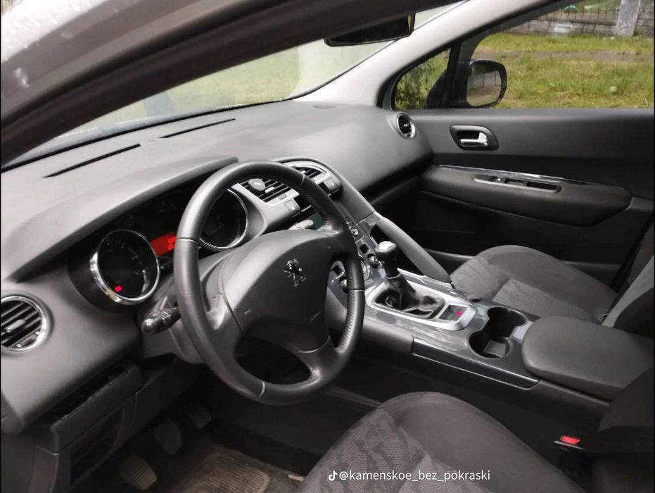 Продам Peugeot 3008 идеал Официальный