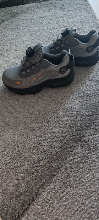 Buty robocze z blachą