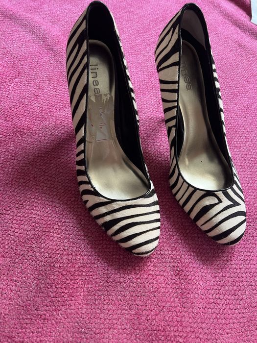 Buty damskie bardzo efektowne rozmiar 40