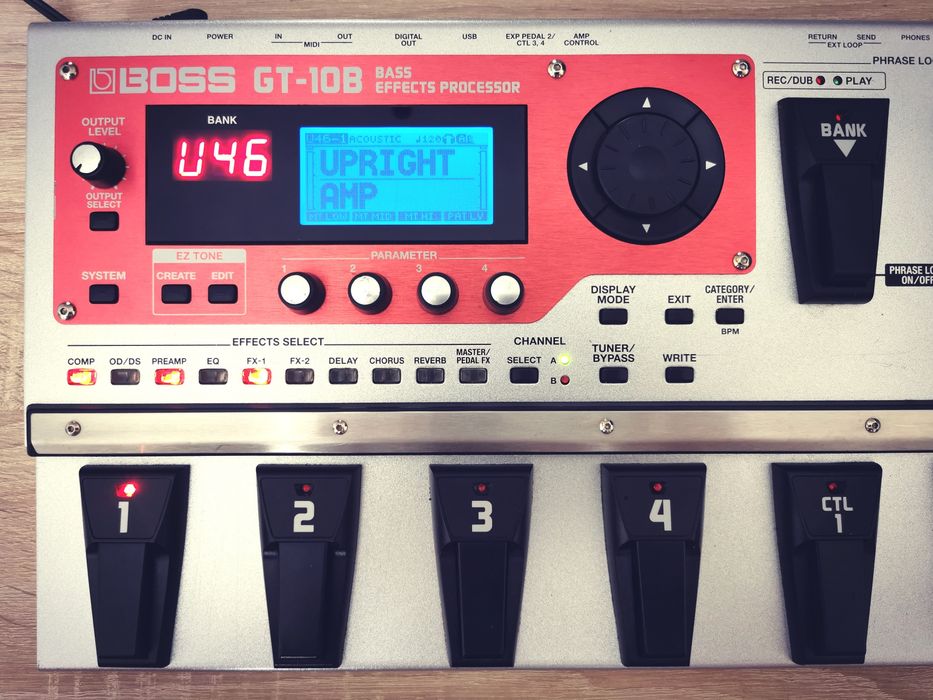 Boss Gt 10 B  COSM  efekt gitarowy