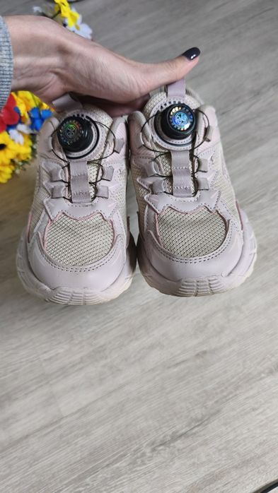 Кросівки на дівчинку 21,5 см