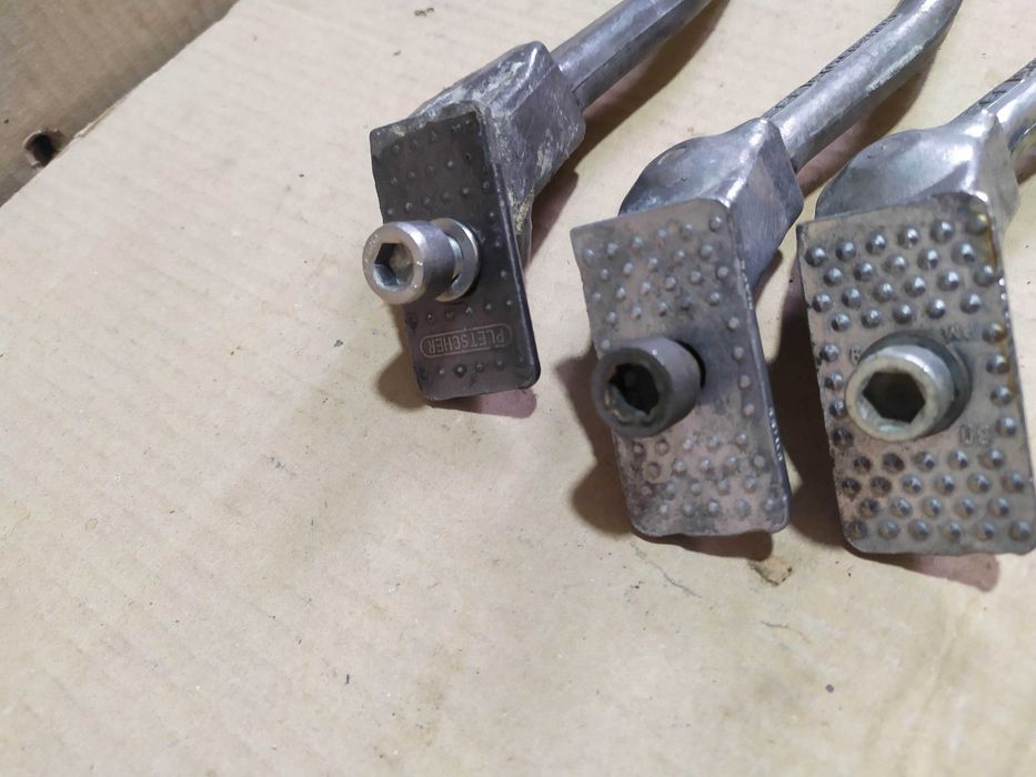 Подножка под 28 колесо с колпачком