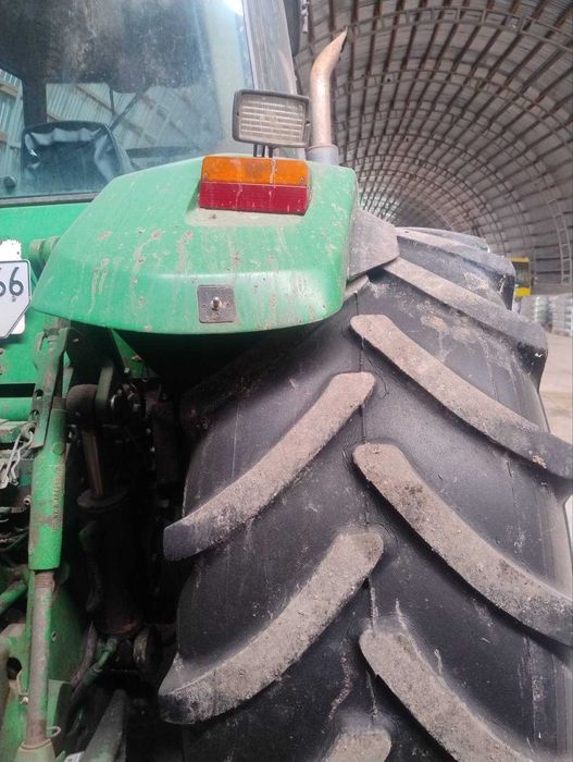 Трактор John Deere 8400 1995