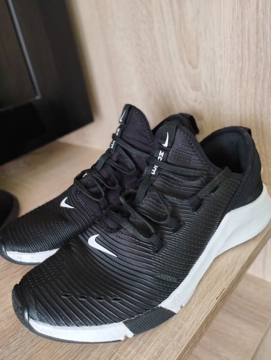 Кросівки  Nike WMNS AIR ZOOM ELEVATE 39 розмір