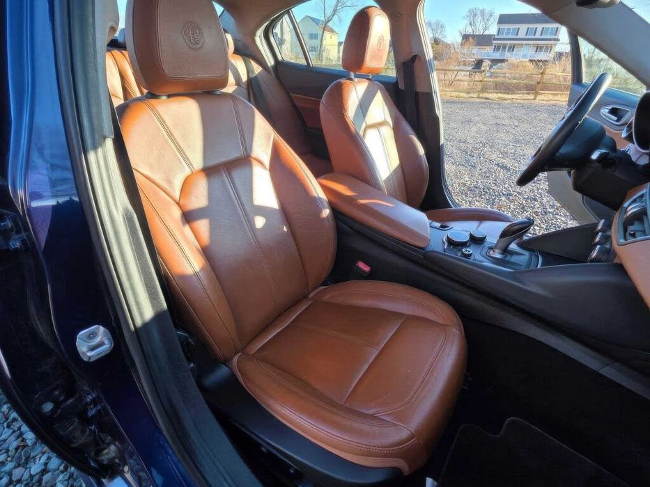 Alfa Romeo Giulia      2018