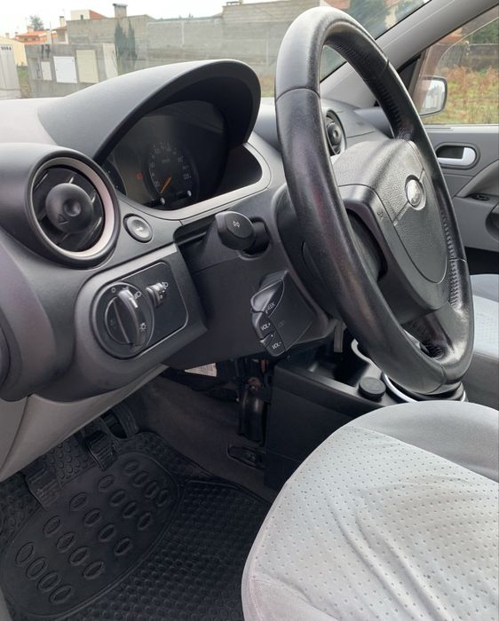 Ford Fiesta Ghia 1.4 // 161 mil kms - Impecável