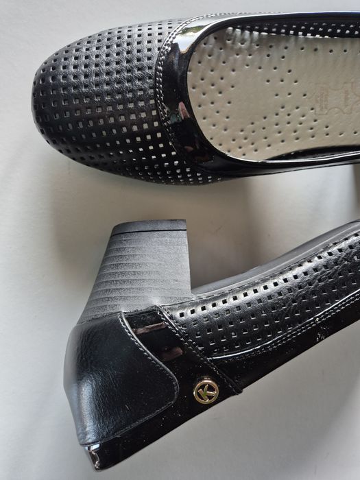 Czółenka z dziurkami roz 38