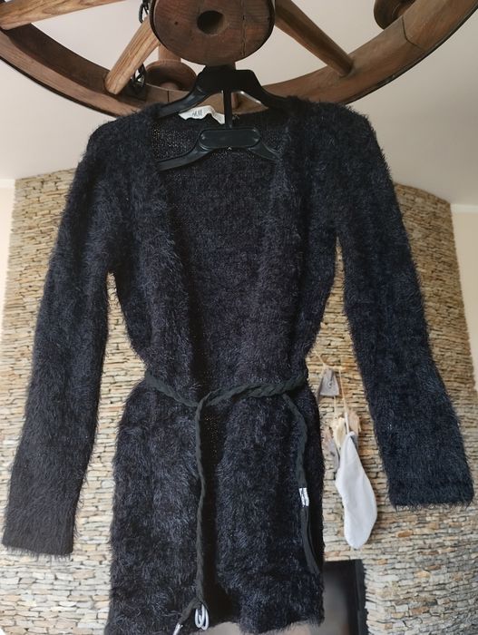 Sweter dla dziewczynki 110-116 stan idealny HM