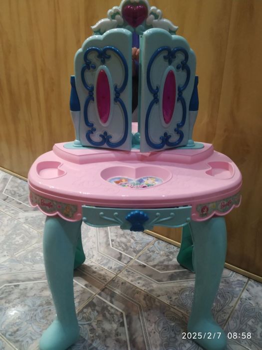 Столик дитячий Туалетный столик для дівчинки Трюмо Limo Toy