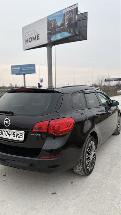 Opel Astra 2011