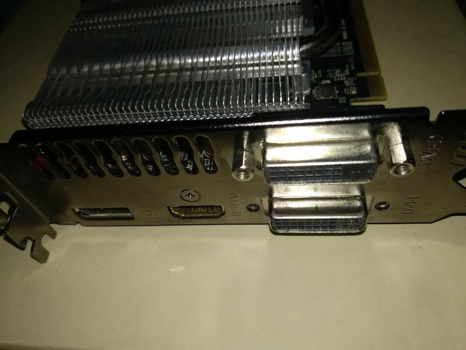 Продам видеокарту r7 370 gammingg 2gb