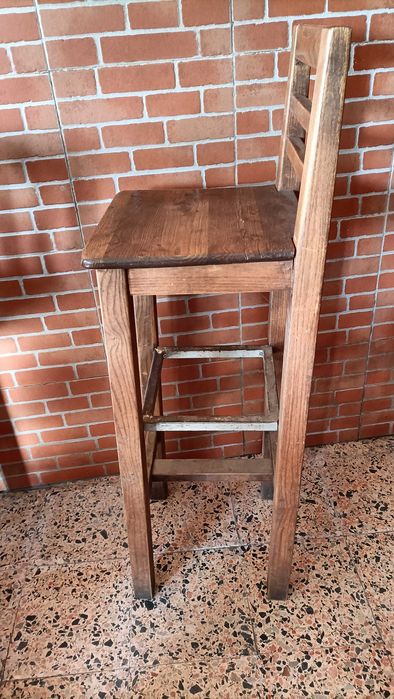 Bancos altos em madeira (castanheiro) - 4 unidades