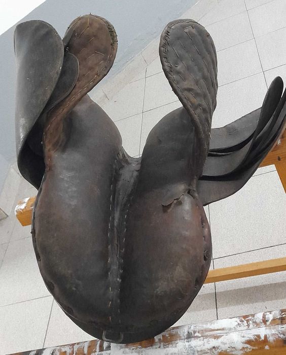 Sela para cavalos antiga