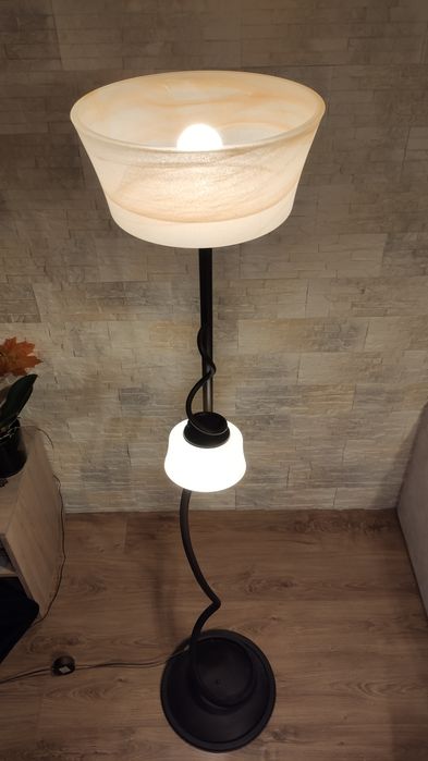 Lampa stojąca rustykalna
