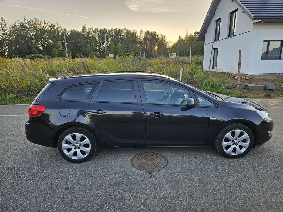 Opel Astra 1.4 Benzyna Combi | 2012 | 120 KM | 161 951 km