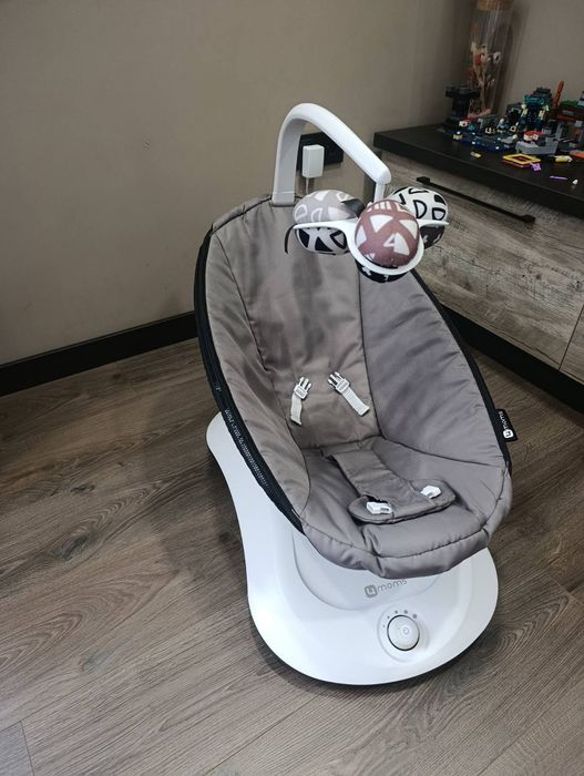 Заколисуючий центр 4 Moms