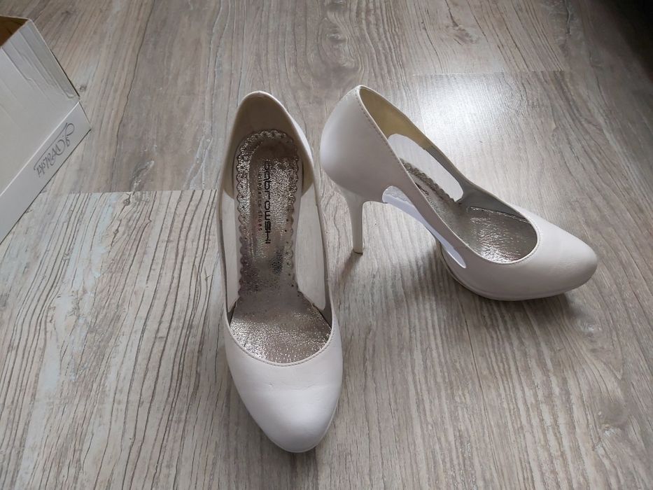 Obuwie - Białe szpilki