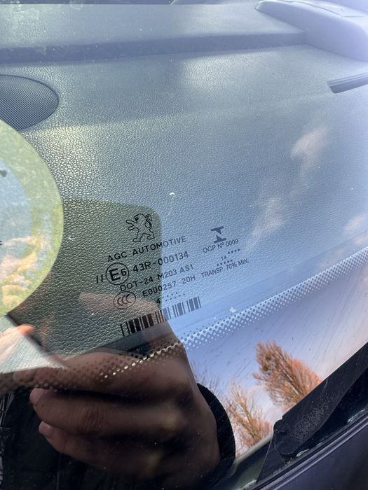 Скло Лобове Пежо 3008, 5008 Peugeot разборка розбірка запчастини