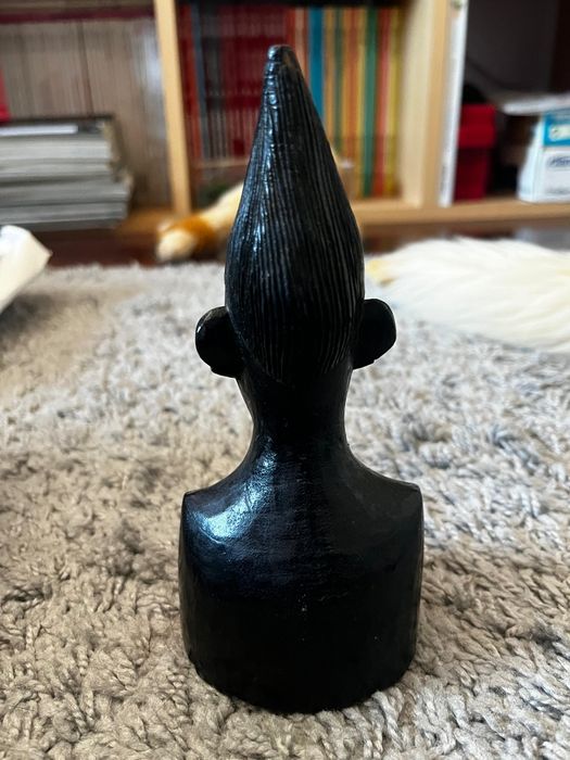 Peças africanas em madeira