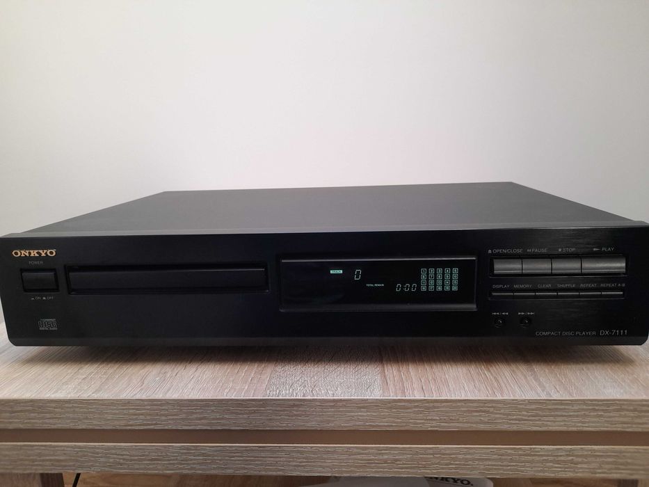 Odtwarzacz CD Onkyo 7111