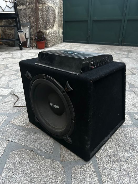 Subwoofer e amplificador 700W