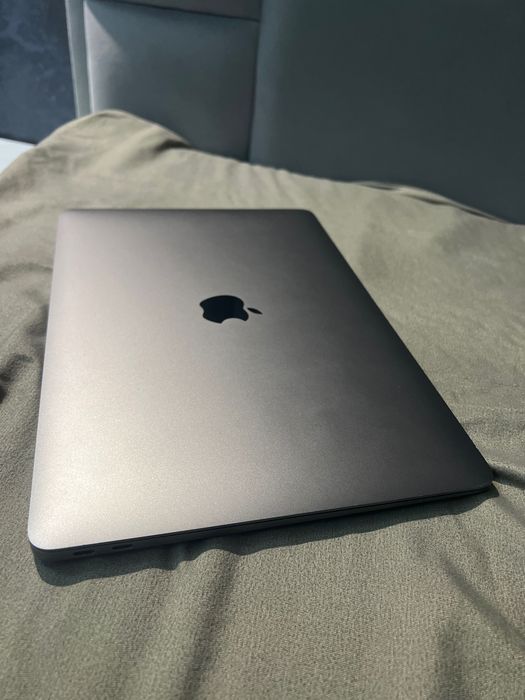 MacBook Air M1 2020 купувався новим | Коробка | зарядка