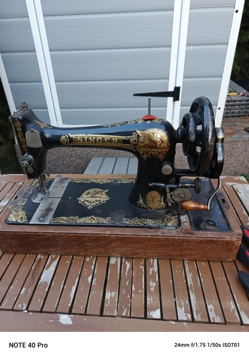 Sprzedam maszynę do szycia Singer