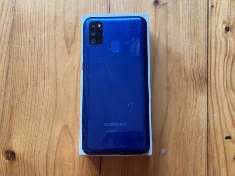 SAMSUNG Galaxy M21