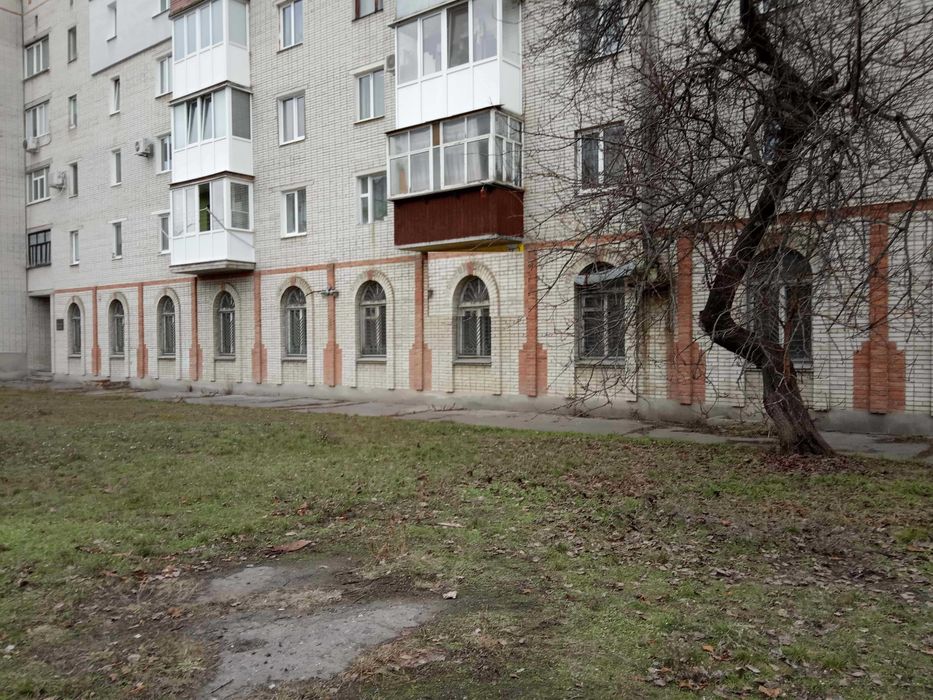 Приміщення площею 353,80 кв.м у м.Охтирка, вул. Київська