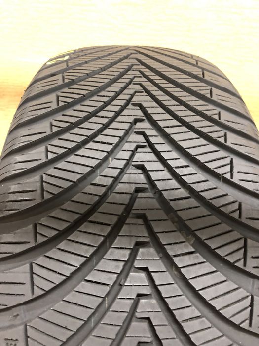 Всесезонні шини 215/50 R17 (95W) KUMHO