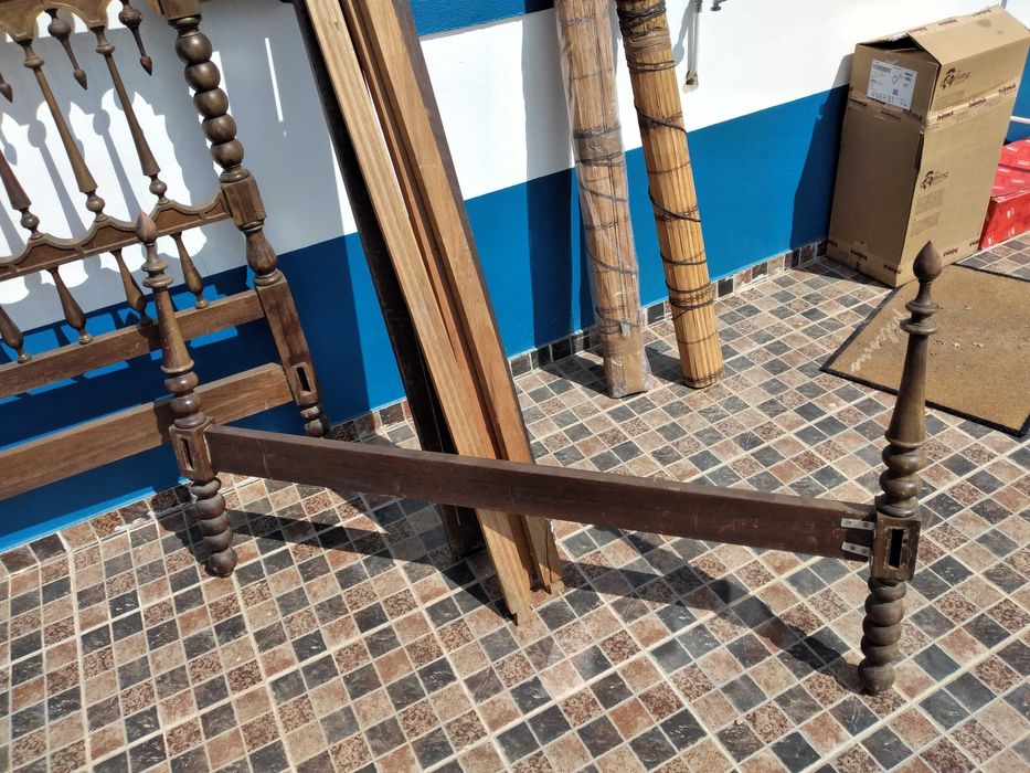 Cama de Bilros emestado razoável