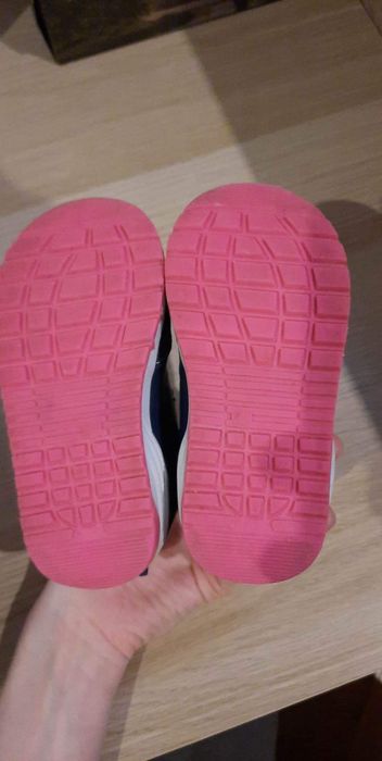 Sprzedam buty dziecięce