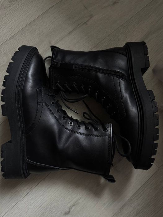 Чоботи  Reserved