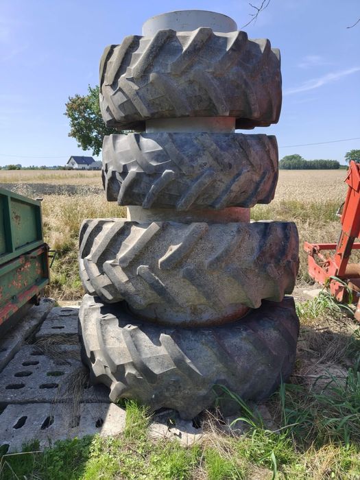 Sprzedam koła bliźniaki na tył i przód tył 570/70 r38     Przód 470/70 r24