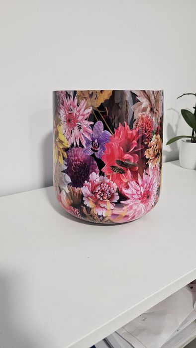 Vaso decorativo em latão