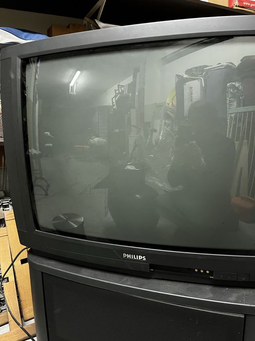 Televisor com movel e vidio