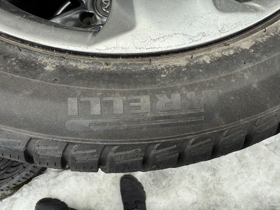 Зимние шины Pirelli Winter Sottozero 3 215/55 R17 98V XL