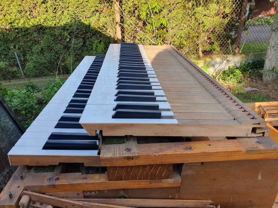 Klawiatury do małych organów.
