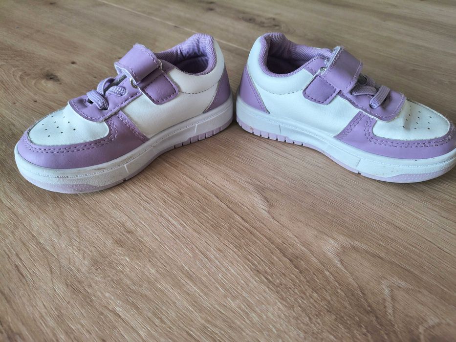 Buty sportowe rozmiar 24