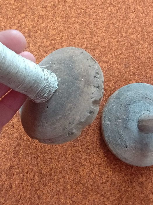 Stare szpulki drewniane