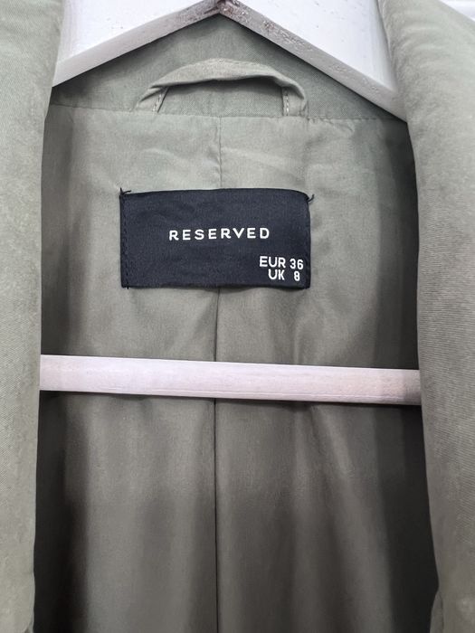 Жіночий тренч reserved