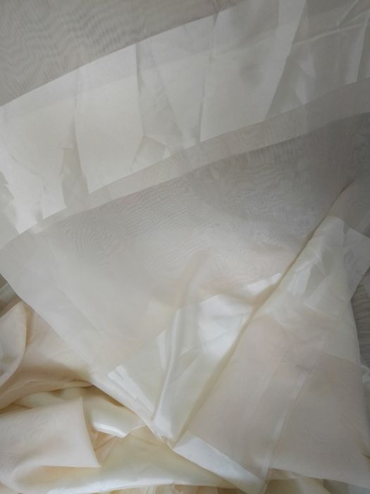 Firana  niemiecka ecru materiał 35 m bierzące w beli