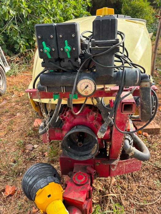 Pulverizador Hardi Zaturn 1000 litros