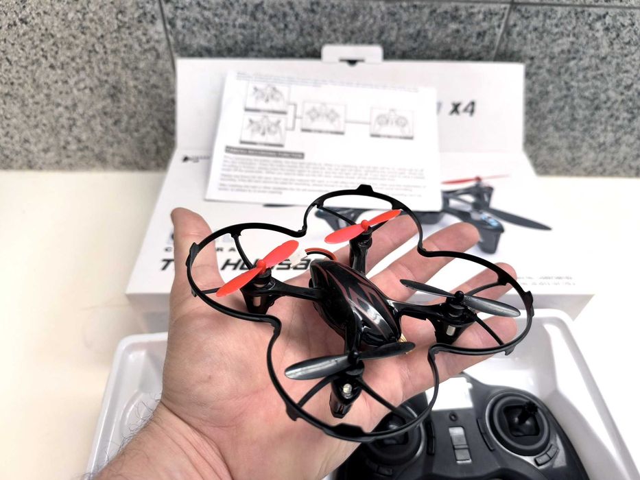 Quadcopter Hubsan X4 (modelo H107C)