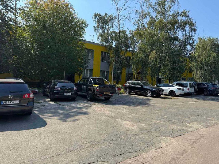 Нежитлова будівля 1100м2 метро хостел офіс магазин склад бомбосховище
