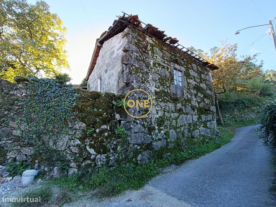 Ruína para Recuperar em Passô - Vila Verde — Oriz (Santa Marinha) E Oriz (São Miguel), Braga