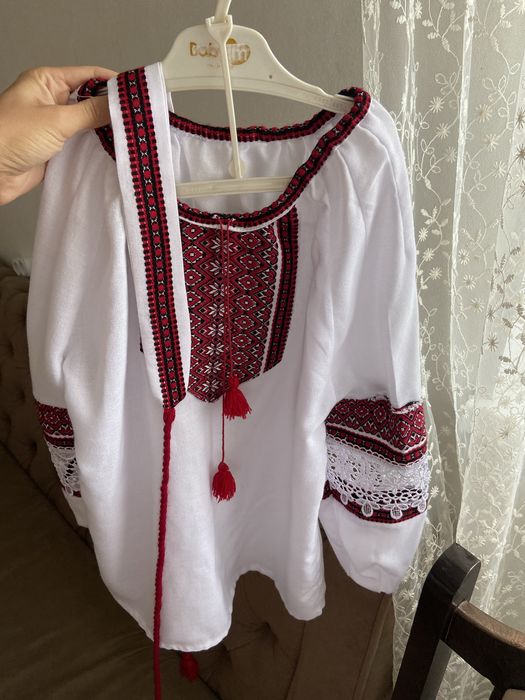 Вишиванка з спідничкою і поясом