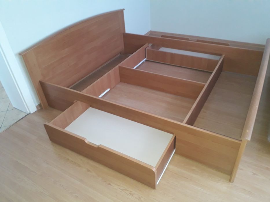 Duże łóżko dwuosobowe kompletne z materacem łóżko podwójne