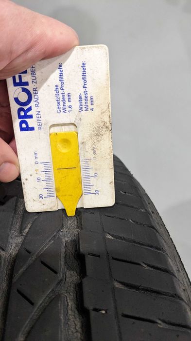 Всесезонні шини Bridgestone Dueler 225/65R17, 5-6 мм. 2016 р. 2 шт.