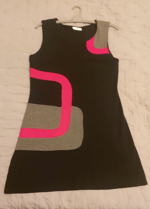 Czarna tunika bez rękawów z kolorowymi wstawkami Promod L